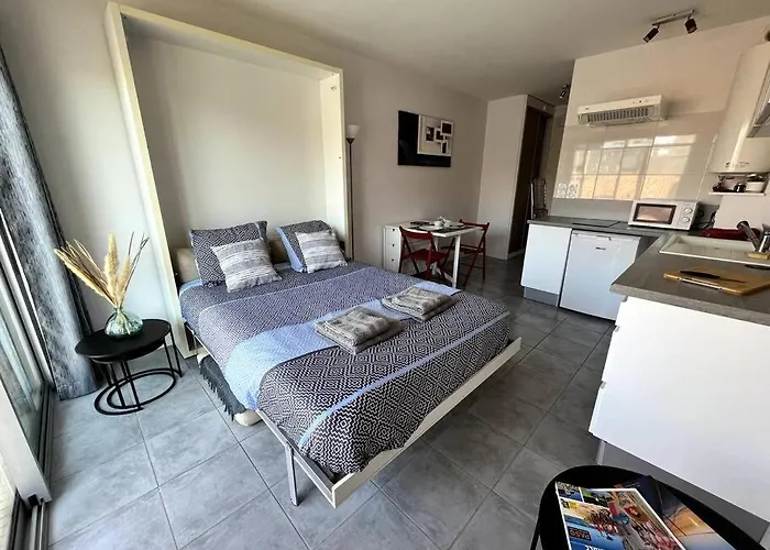 Equipe Moderne A Deux Pas De La Apartament