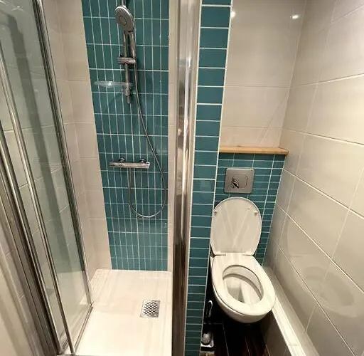 Equipe Moderne A Deux Pas De La Apartament